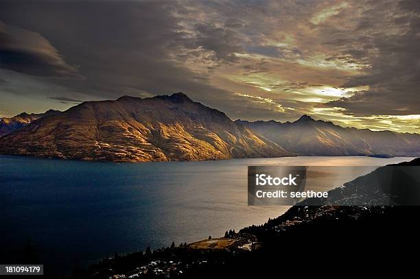 Erstaunliche Sonnenuntergang In Queenstown Stockfoto und mehr Bilder von Berg - Berg, Bizarr, Festliches Ereignis