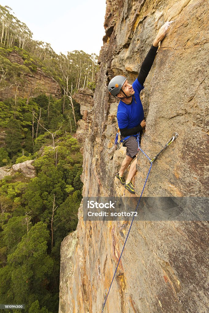 Mężczyzna Rockclimber - Zbiór zdjęć royalty-free (Abseiling)