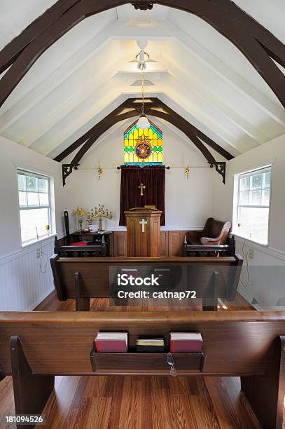 Kirche Innen Kirchenbänke Und Kanzel Ist Leer Stockfoto und mehr Bilder von Pennsylvania - Pennsylvania, Bildkomposition und Technik, Christentum