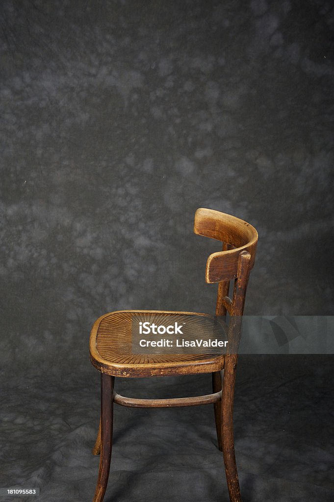 Пустые стул - Стоковые фото В профиль роялти-фри