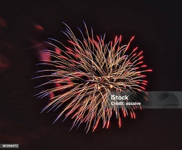 巨大な花火 - 夜のストックフォトや画像を多数ご用意 - 夜, 爆竹, お祝い