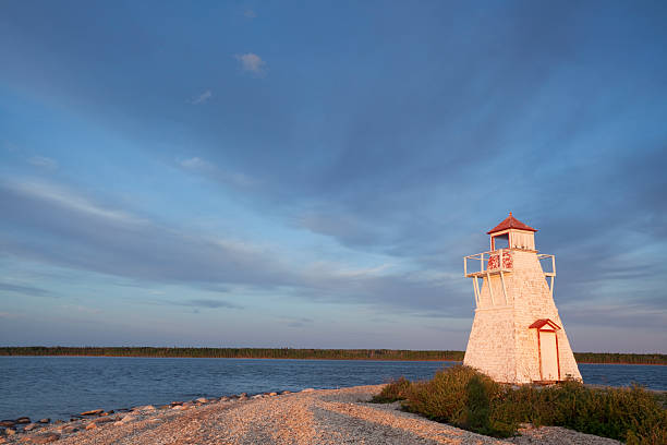 farol - canada landscape manitoba lake - fotografias e filmes do acervo