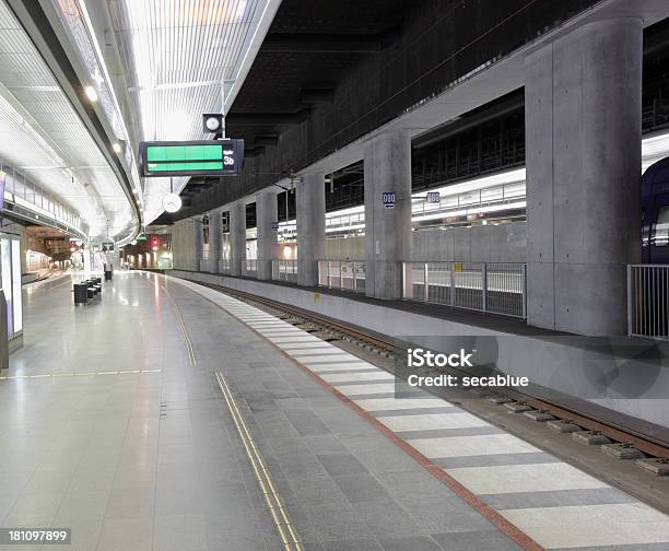 Malmö Central Station - zdjęcia stockowe i więcej obrazów Betonowy - Betonowy, Bez ludzi, Cięcie w linii środkowej