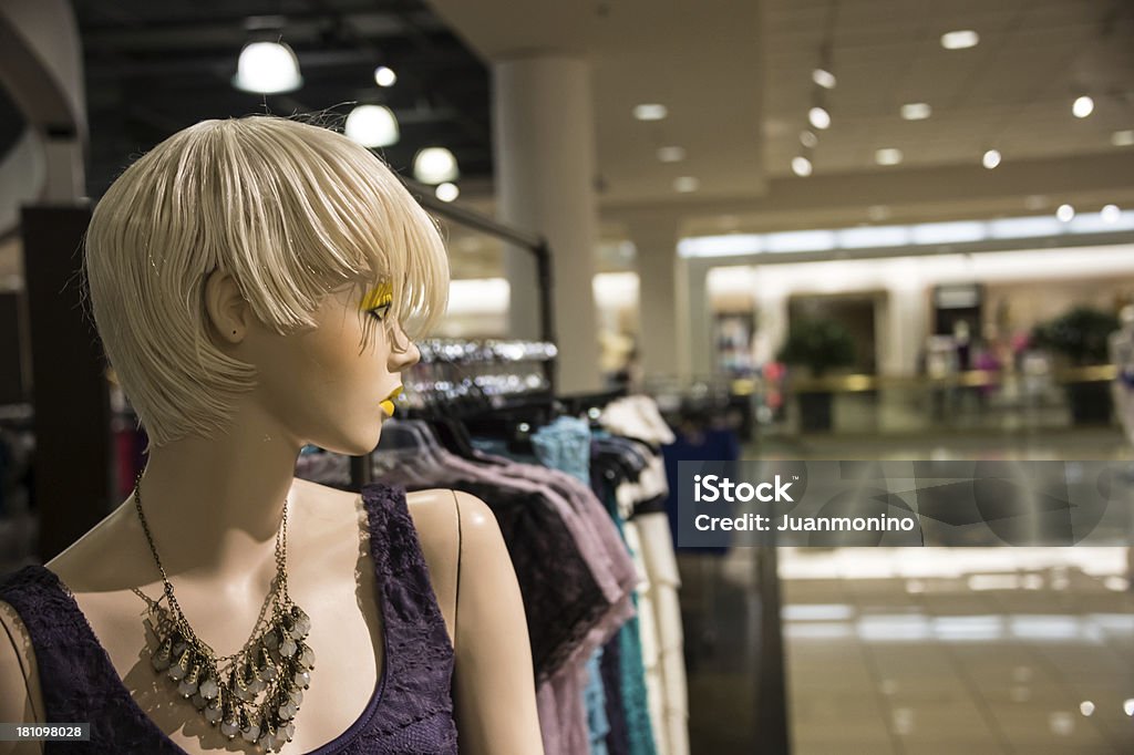 Vacío mujeres boutique - Foto de stock de Clase alta libre de derechos