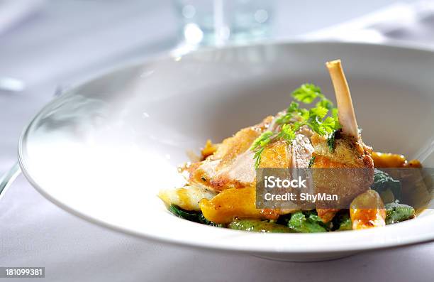 Guinea Fowl Stockfoto und mehr Bilder von Am Spieß gebraten - Am Spieß gebraten, Erfrischung, Fettgebraten