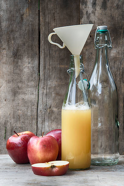 istock Fresh homemade apple juice Apfelsaft 181099383