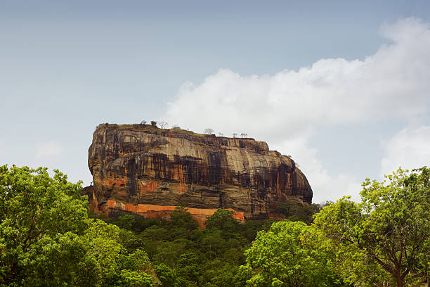 istock Lion's rock, Sigiriya 181099402
