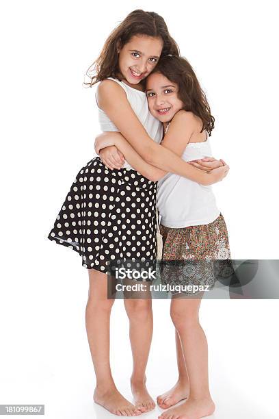 Sorelle Sorridente America Latina - Fotografie stock e altre immagini di Bambine femmine - Bambine femmine, 14-15 anni, 6-7 anni