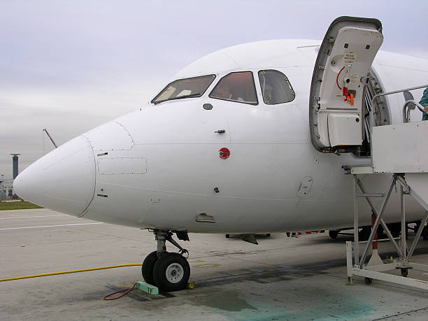 istock abordando city jet2 181100815