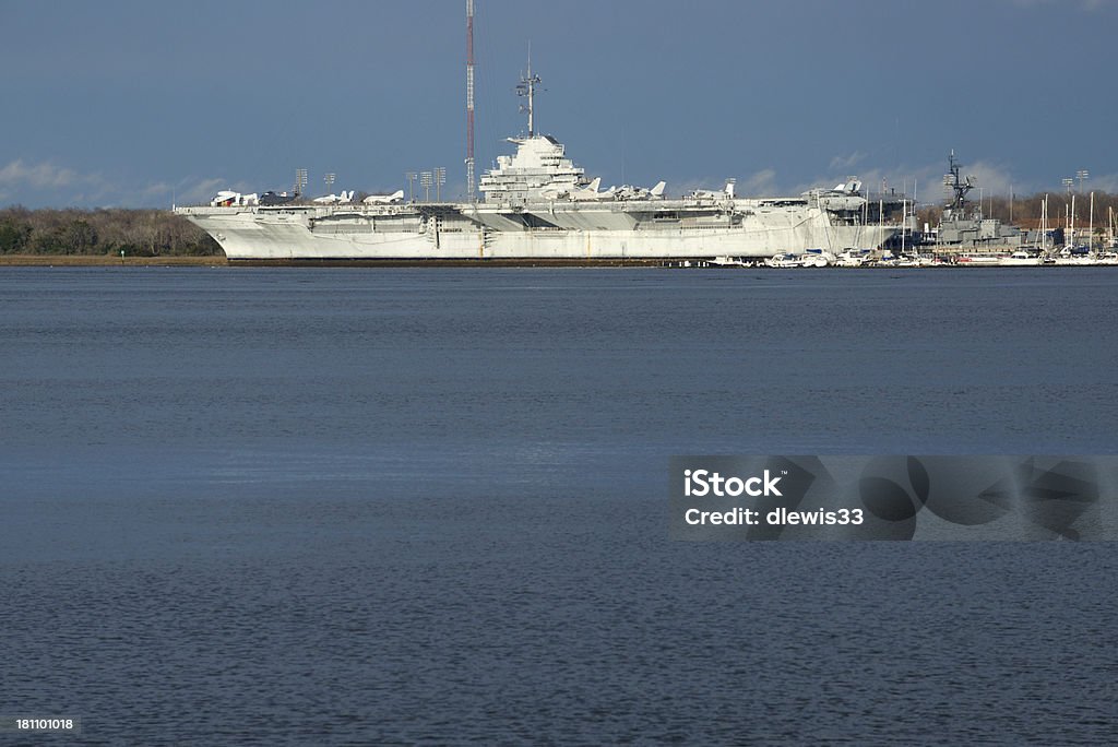 USS Yorktown em Charleston, Carolina do Sul - Foto de stock de Avião de Combate royalty-free