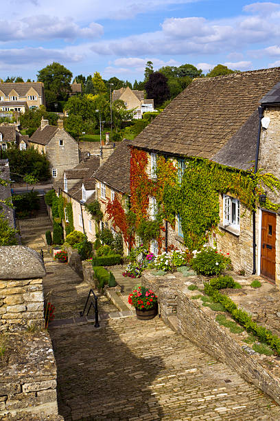 istock Picturesque Cotswolds - Tetbury 181101144