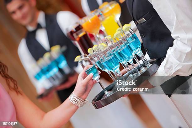 Laguna Blu Cocktail - Fotografie stock e altre immagini di Abbigliamento formale - Abbigliamento formale, Adulto, Alchol