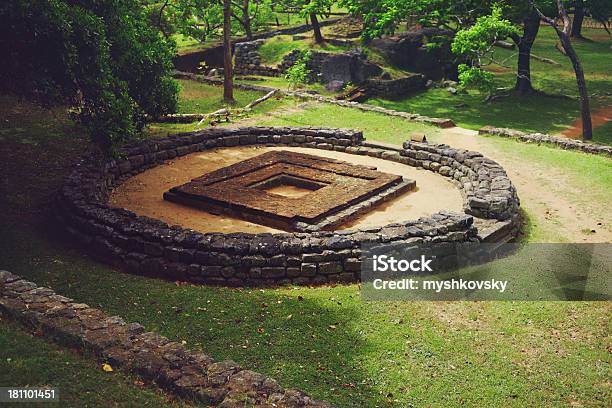 Photo libre de droit de Sigiriya banque d'images et plus d'images libres de droit de Aiguille rocheuse - Aiguille rocheuse, Antique, Arbre