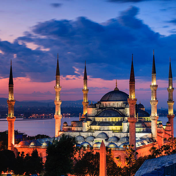 istock Sunrise over The Blue Mosque, Istanbul, Turkey 181101654