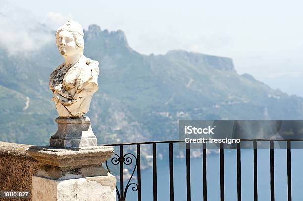 Ravellocostiera Amalfitana - Fotografie stock e altre immagini di Amalfi - Amalfi, Balaustrata, Balcone