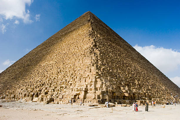 grande pirâmide - giza pyramids sphinx pyramid shape pyramid imagens e fotografias de stock