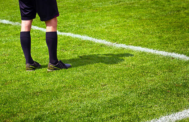 fußball schiedsrichter - soccer field soccer single line field stock-fotos und bilder