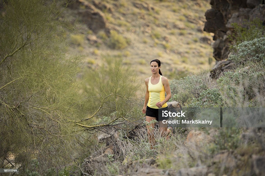 Deserto corsa Trail - Foto stock royalty-free di Abbigliamento sportivo