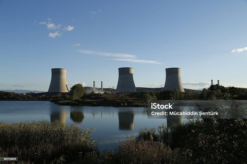 электростанция - Стоковые фото Атомная электростанция роялти-фри