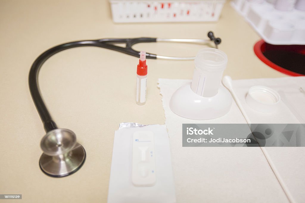 Ginecologo visita con pap test - Foto stock royalty-free di Ambulatorio medico