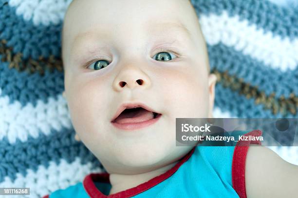 Ребенок Портрет — стоковые фотографии и другие картинки 0-11 месяцев - 0-11 месяцев, 6-11 месяцев, Веселье