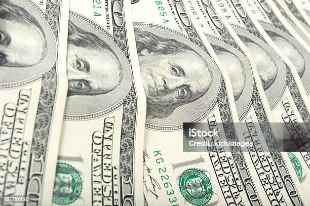 Stapel Von Hundert Usdollarnoten Stockfoto und mehr Bilder von 100-Dollar-Schein - 100-Dollar-Schein, Amerikanische Währung, Bankgeschäft