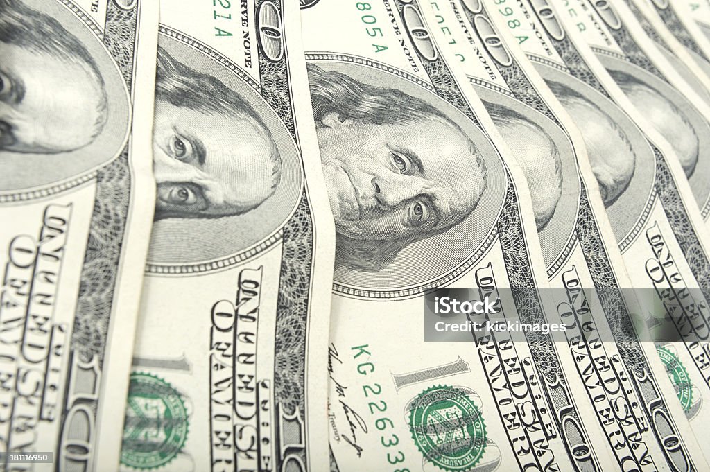 スタックの 100 米ドル短期債 - 100ドル紙幣のロイヤリティフリーストックフォト