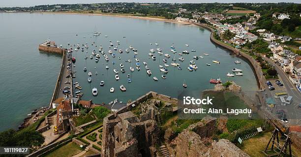 Gorey Harbour Jersey Foto de stock y más banco de imágenes de Aire libre - Aire libre, Arquitectura, Arquitectura exterior