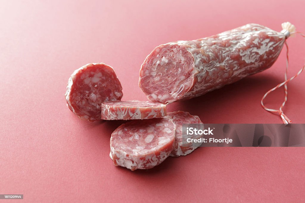 Carne: Salsicha - Royalty-free Fundo vermelho Foto de stock