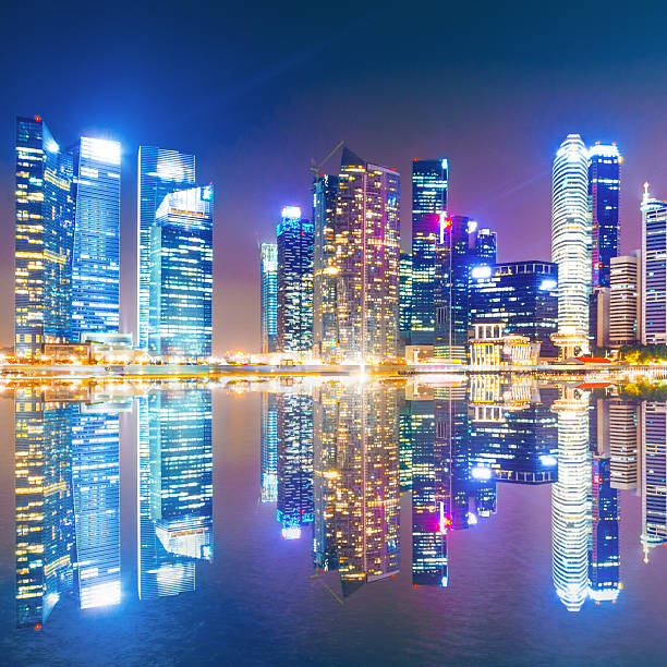 vista panorámica del paisaje urbano de singapur - merlion singapore marina bay lighting equipment fotografías e imágenes de stock