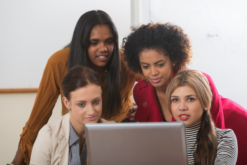 Aboriginal Women Using A Computer Stock Photo - Download Image Now ...