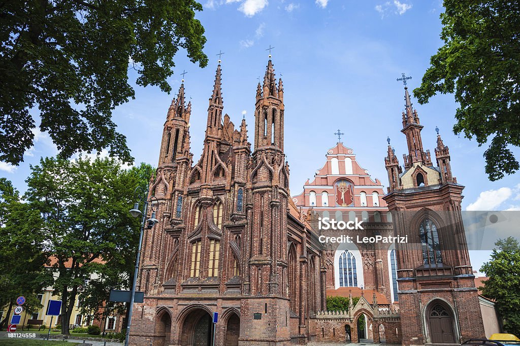 St. Anne's Church en Vilnius gótico - Foto de stock de Vilna libre de derechos