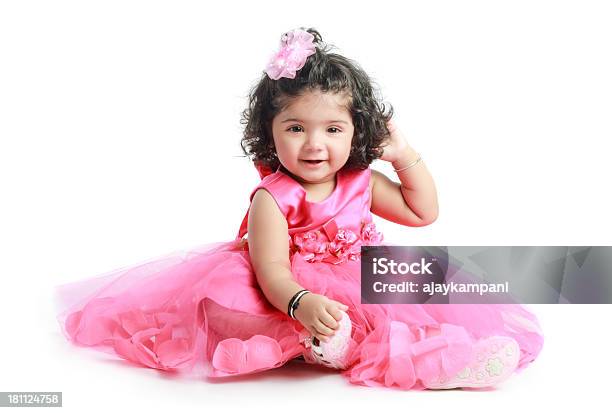 Süßes Babymädchen In Rosa Stockfoto und mehr Bilder von 6-11 Monate - 6-11 Monate, Baby, Ein weibliches Baby allein