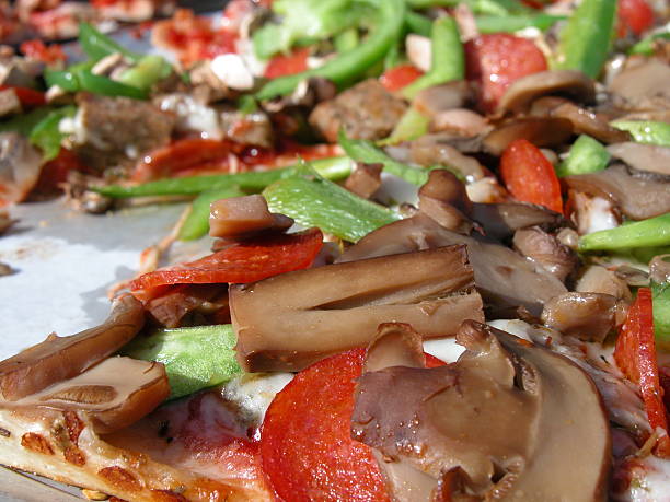 pizza-pats - pizza pizzeria hamburger yeast stock-fotos und bilder