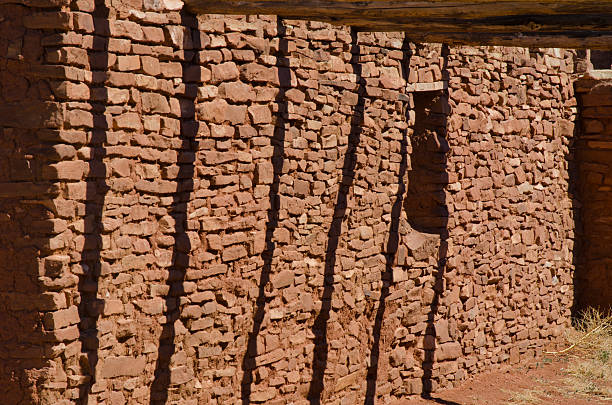 ombre abo rovine di salinas pueblo missioni nazione - albuquerque catholicism church new mexico foto e immagini stock