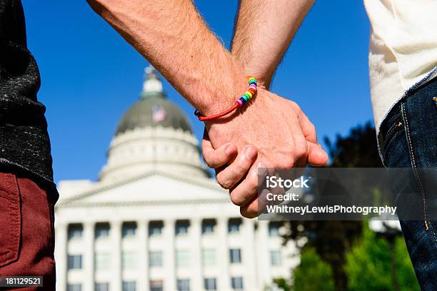 Braceletes De Arcoíris Gay Questões E De Governo - Fotografias de stock e mais imagens de Direitos dos LGBTI