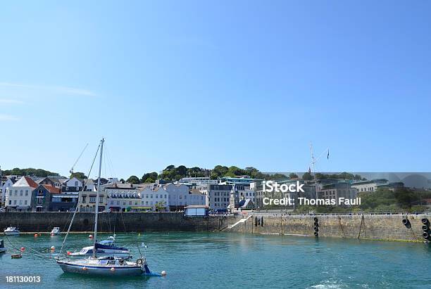 Foto de St Peter Port Guernsey e mais fotos de stock de Guernsey - Guernsey, Porto - Distrito, Porto comercial