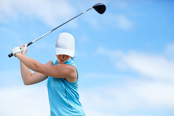 sęk w tym, aby twoja z głową w dół - golf women female concentration zdjęcia i obrazy z banku zdjęć