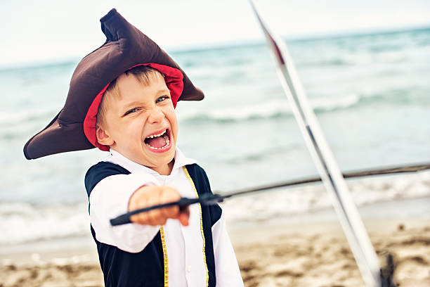 istock Little pirate enjoying the duel 181130937