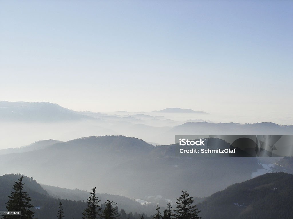 landcape d'hiver avec la neige et de sapins dans la Forêt noire - Photo de Blanc libre de droits