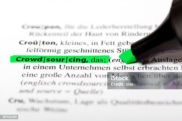 Crowdsourcing Texto Alemão Dicionário - Fotografias de stock e mais imagens de Caneta de Feltro - Caneta de Feltro, Cor preta, Cor verde