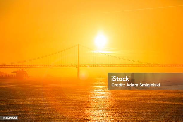 Lebendige Sonnenaufgang Und Sonnenuntergang Über Fluss Stockfoto und mehr Bilder von Abenddämmerung