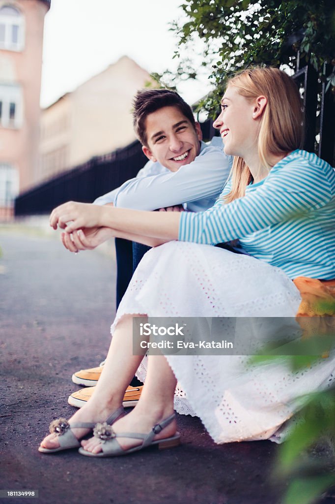 Giovane coppia insieme - Foto stock royalty-free di 16-17 anni