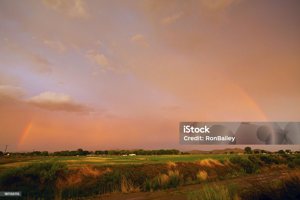 Yerington полный Rainbow - Стоковые фото Невада - Западные Штаты Сша роялти-фри