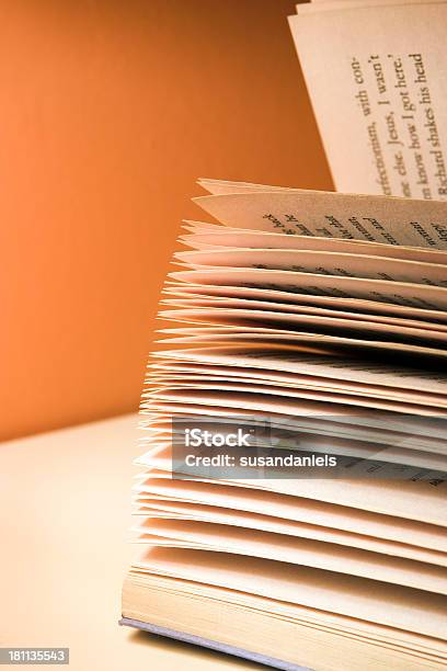 Foto de Páginas De Um Livro e mais fotos de stock de Fotografia - Imagem - Fotografia - Imagem, Incandescência, Laranja - Descrição de Cor