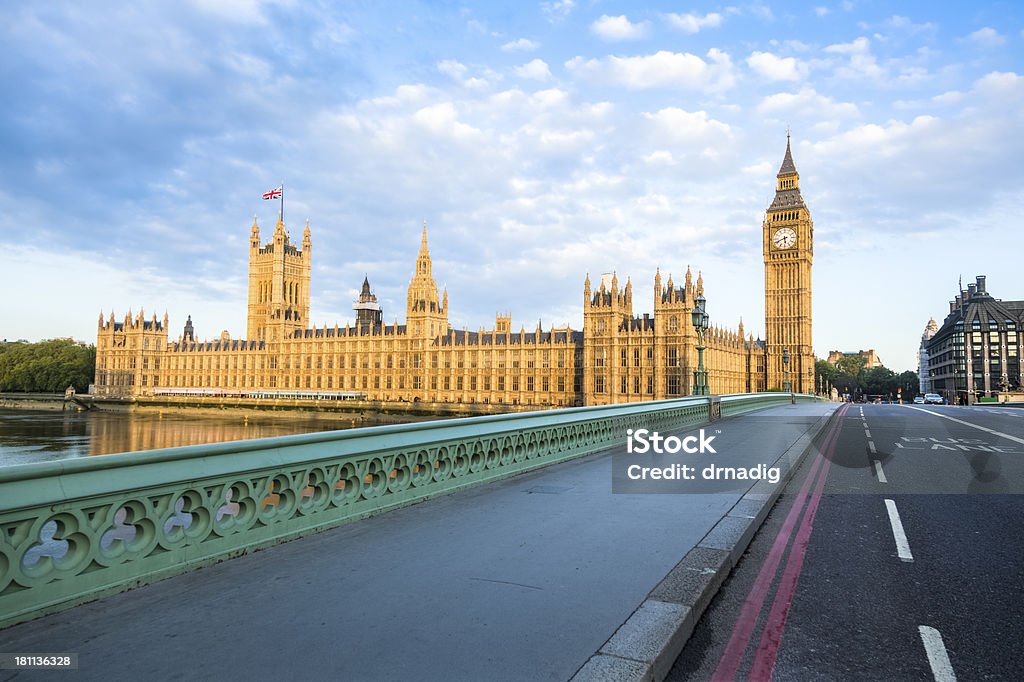 Westminster Bridge, el Big Ben, la Casa del Parlamento en Sunrise - Foto de stock de Aguja - Chapitel libre de derechos