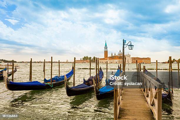 Gondole A Venezia - Fotografie stock e altre immagini di Ambientazione esterna - Ambientazione esterna, Basilica, Canal Grande - Venezia