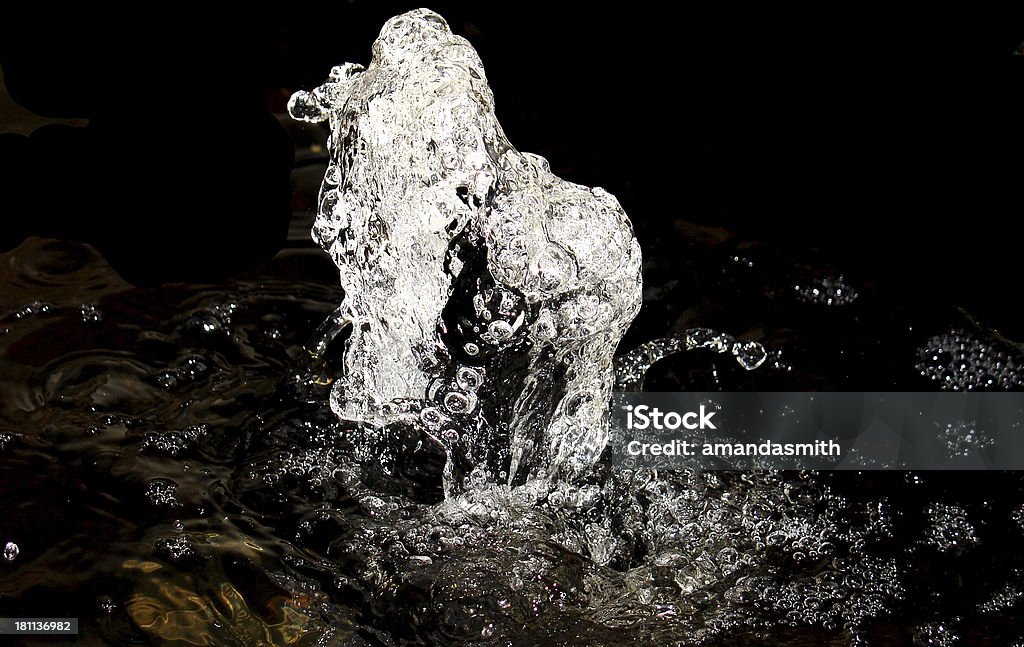 Fontana di notte - Foto stock royalty-free di Acqua