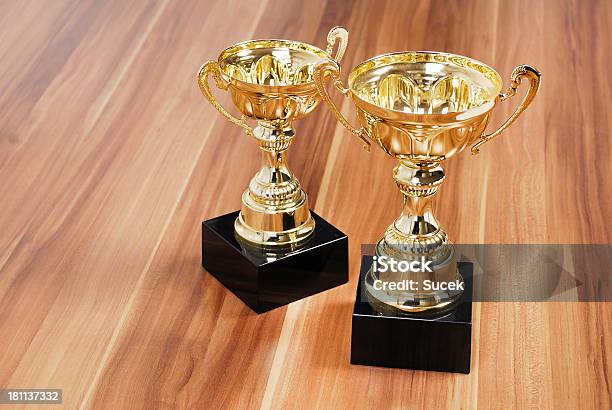 Photo libre de droit de Les Gagnants Trophées banque d'images et plus d'images libres de droit de Deux objets - Deux objets, Trophée, Aspect métallique