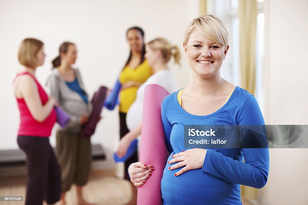 Pilates per gravidanza - Foto stock royalty-free di Preparazione al parto